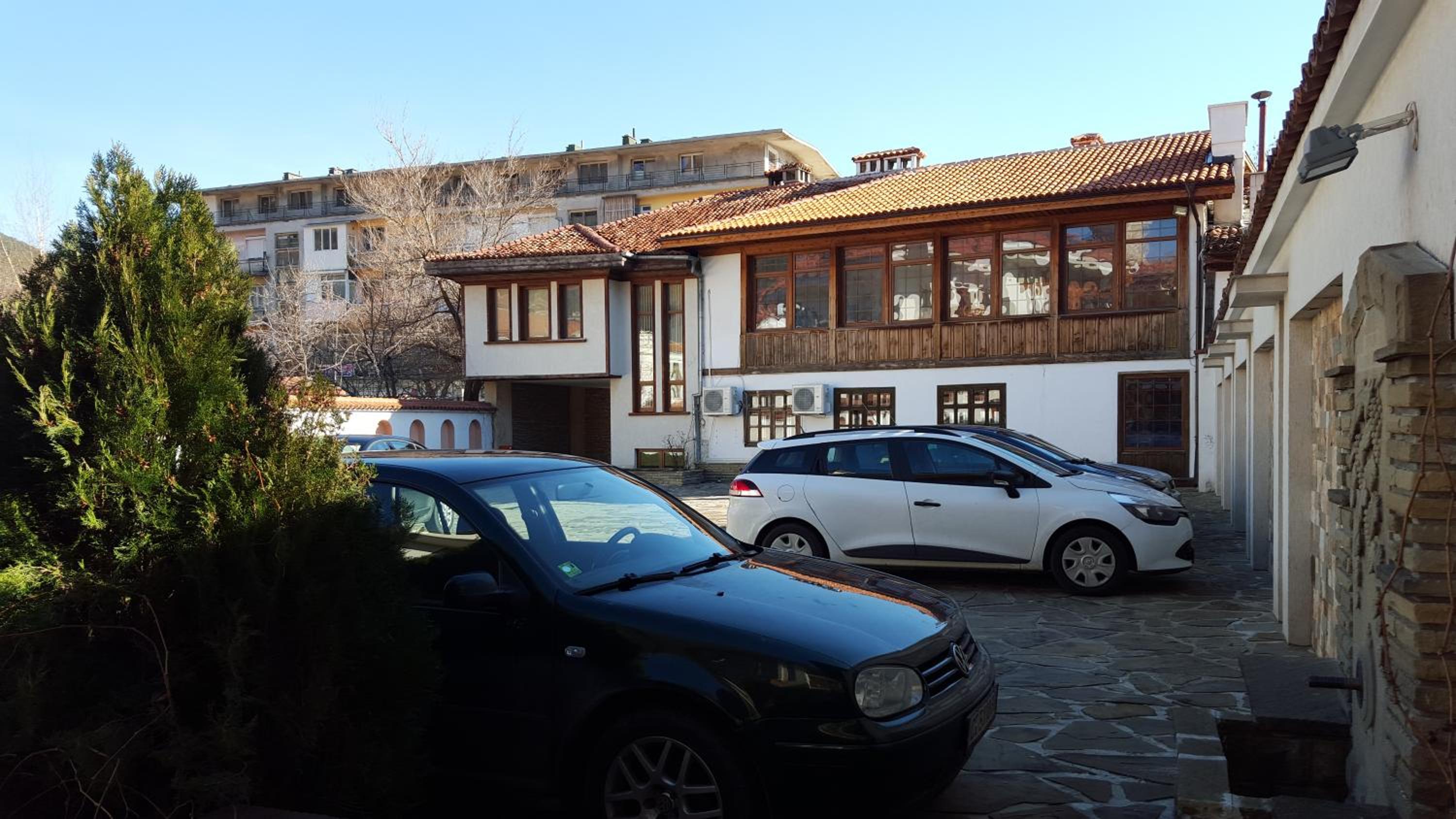 Bozukova House