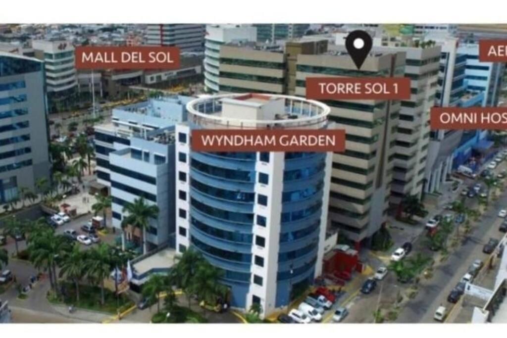 Ecusuites Family Deluxe Piso 9 Frente a Mall del Sol view 5
