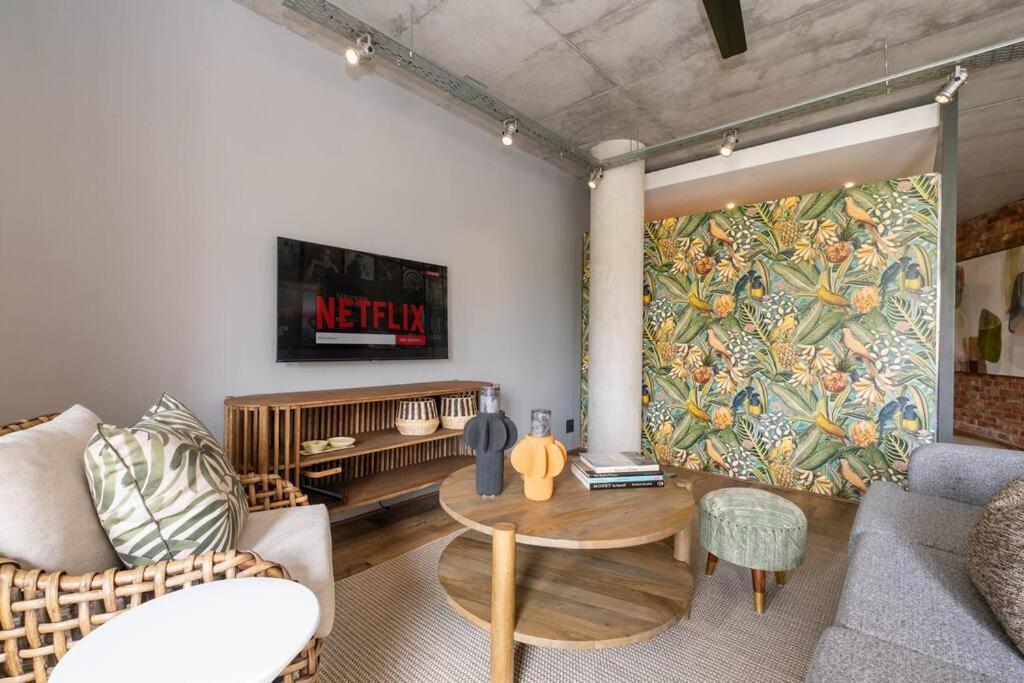 Cape Town - Spacious Modern Central Studio view 3