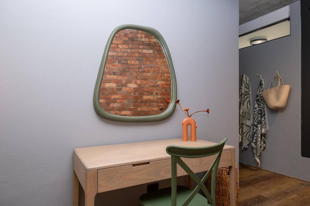 Cape Town - Spacious Modern Central Studio view 5