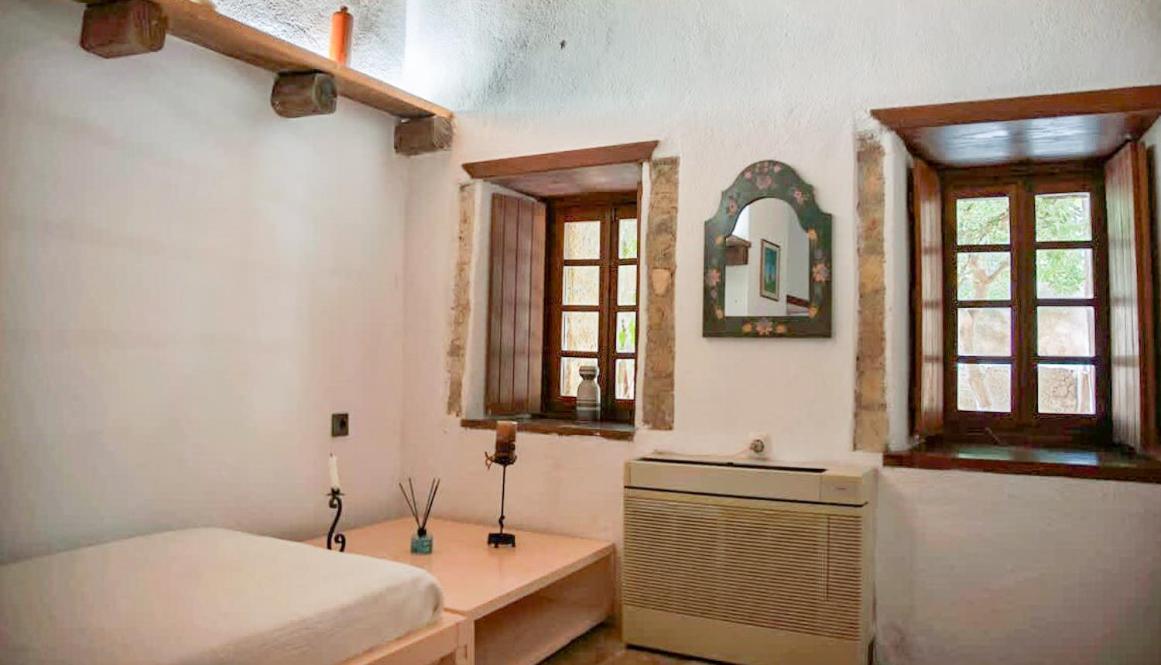 Menexes Suites Monemvasia