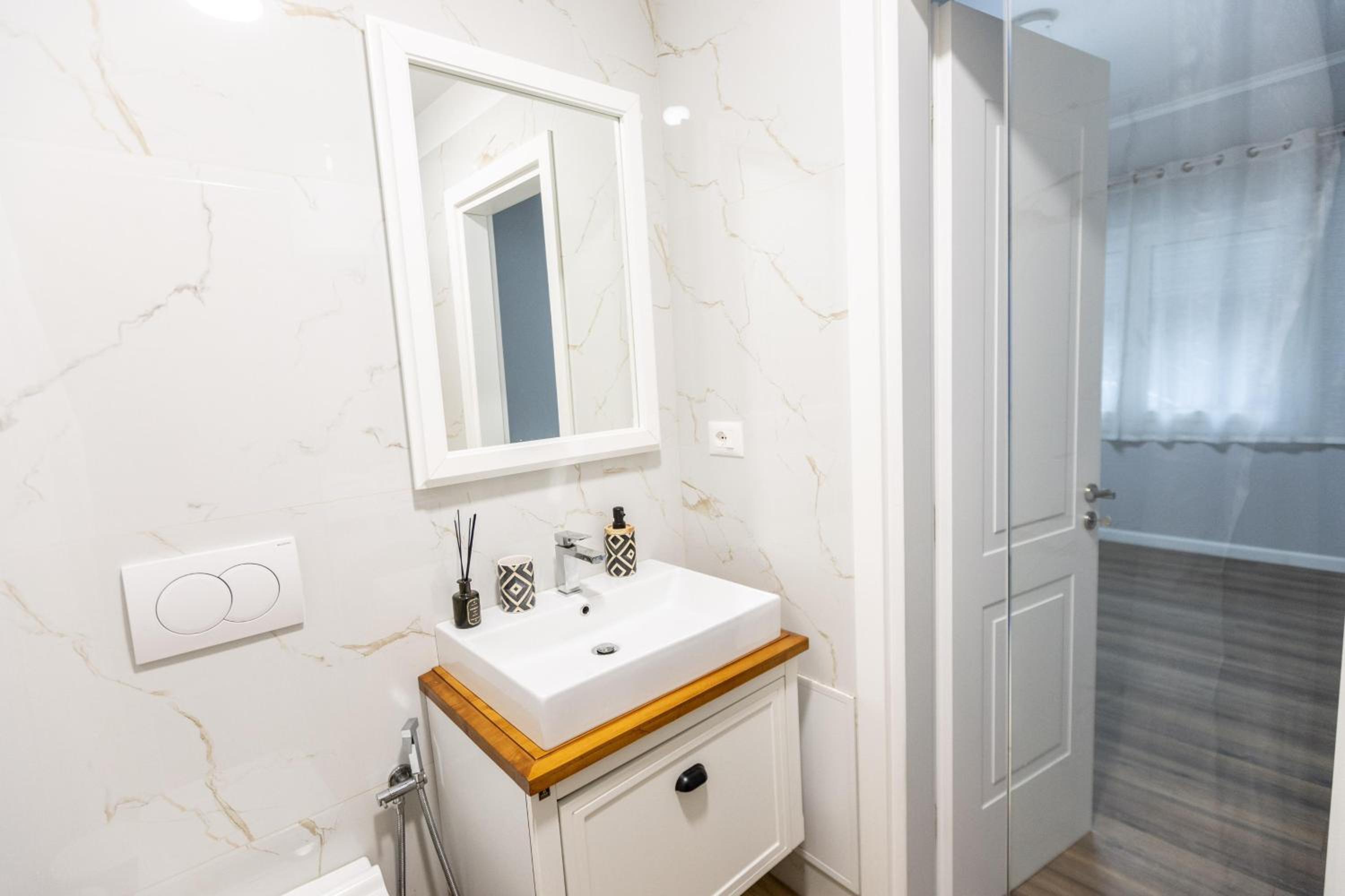 Eka Luxury Apartment