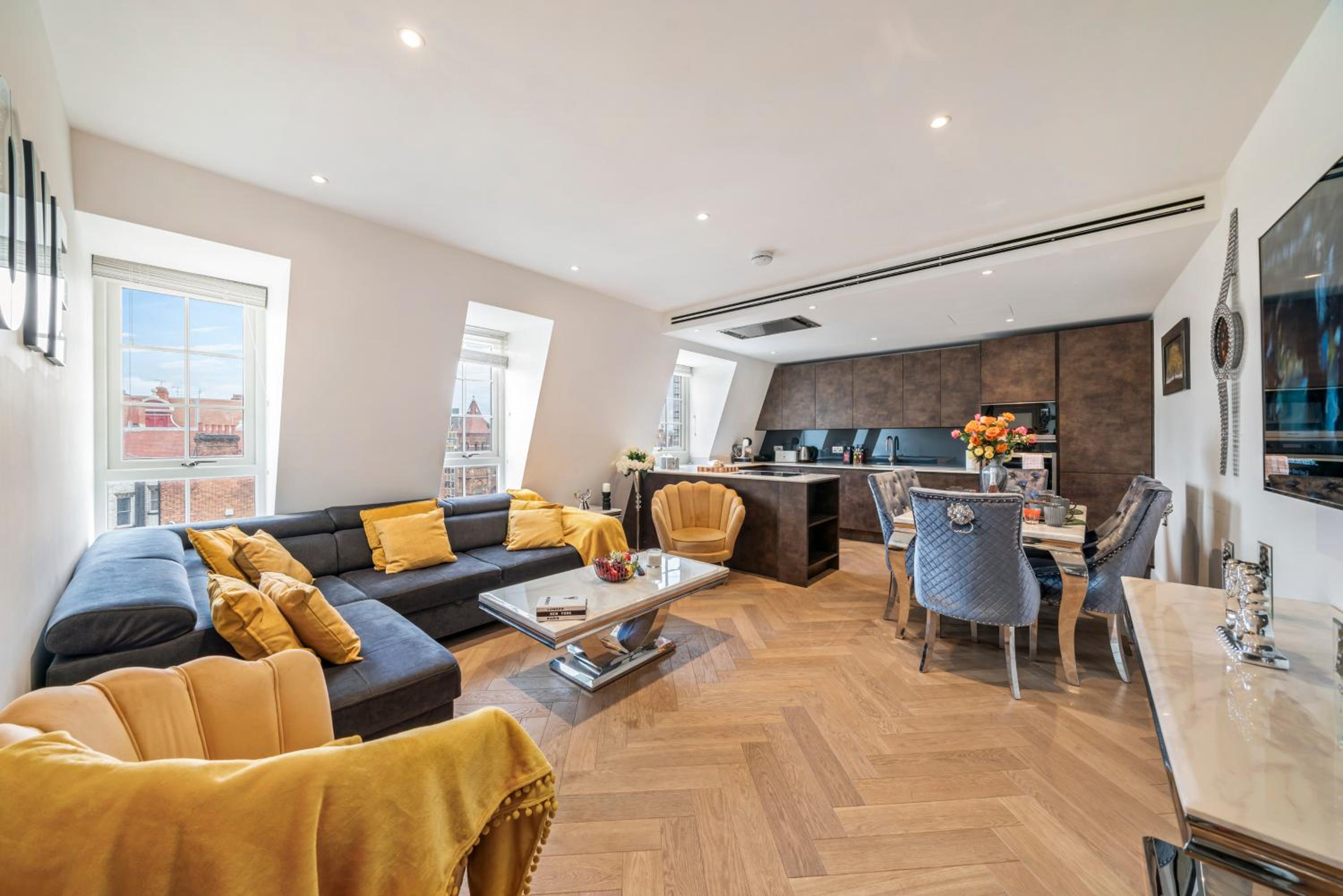 Panoramic Perfection Marble Arch 2BR Penthouse 74