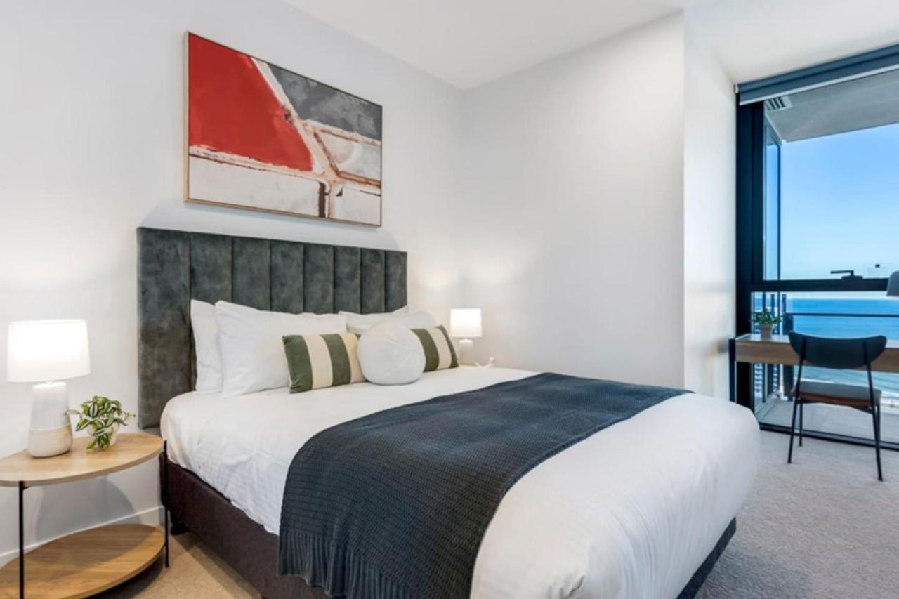 Star In The Sky Broadbeach - Stunning Ocean Views