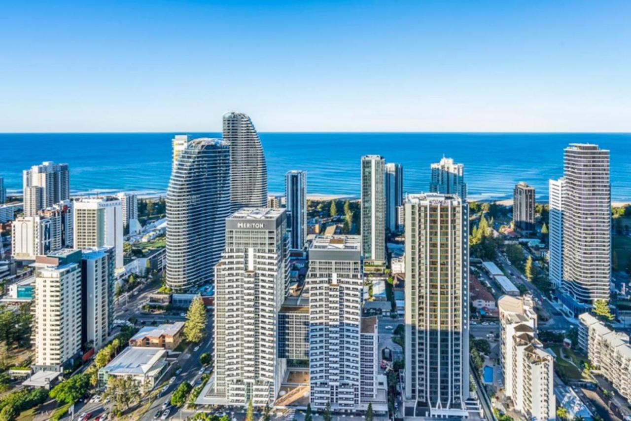 Star In The Sky Broadbeach - Stunning Ocean Views