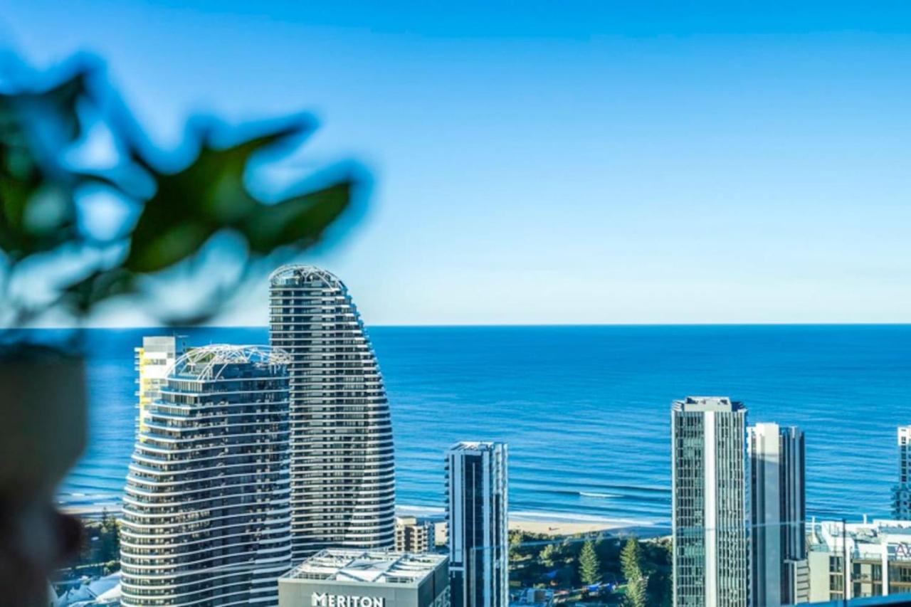 Star In The Sky Broadbeach - Stunning Ocean Views