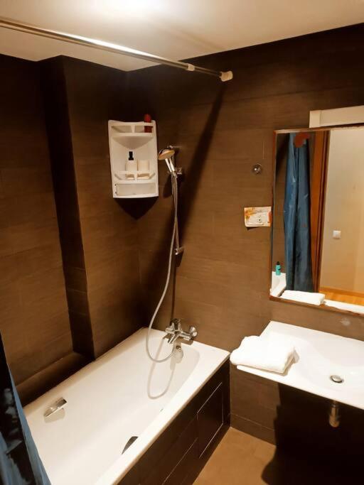 Elegant 2-Bedroom Apartment in Vibrant Maarif
