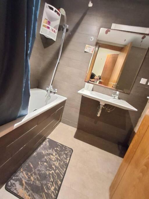 Elegant 2-Bedroom Apartment in Vibrant Maarif