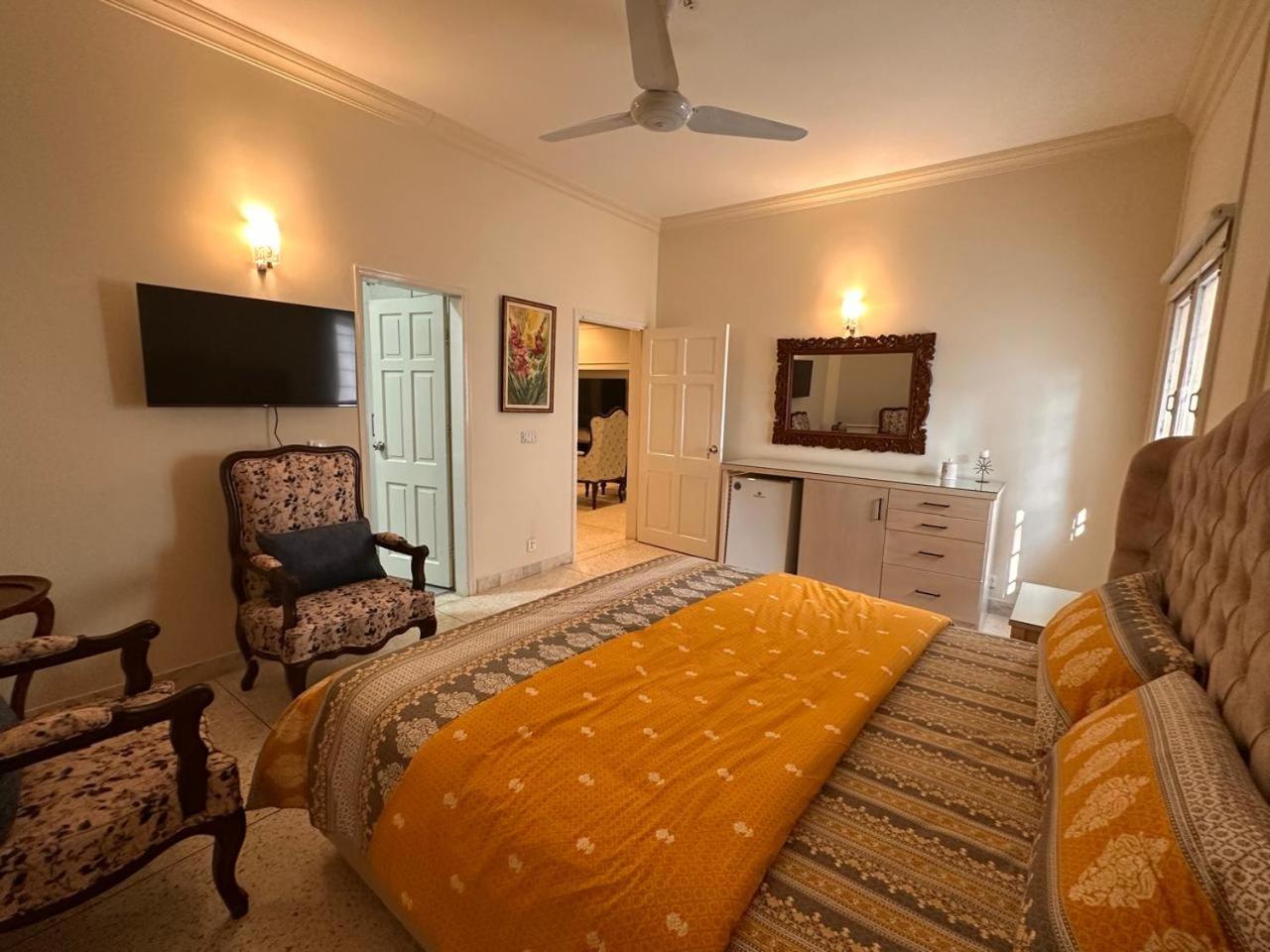 Circle Lodge House