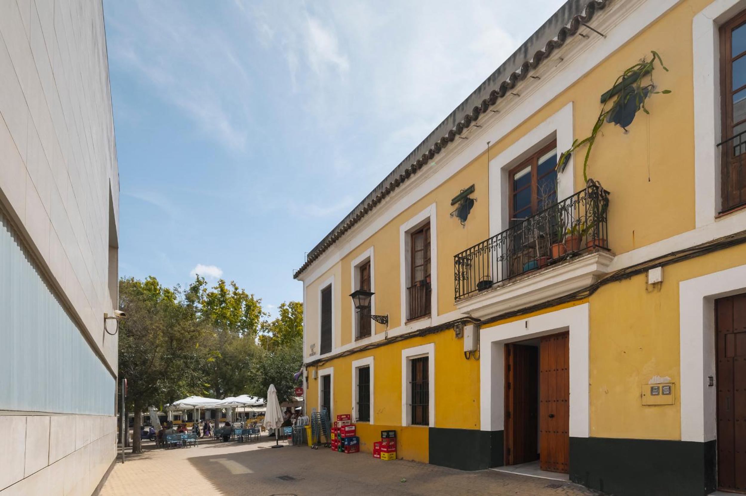 Corral del Esquivel Apartment