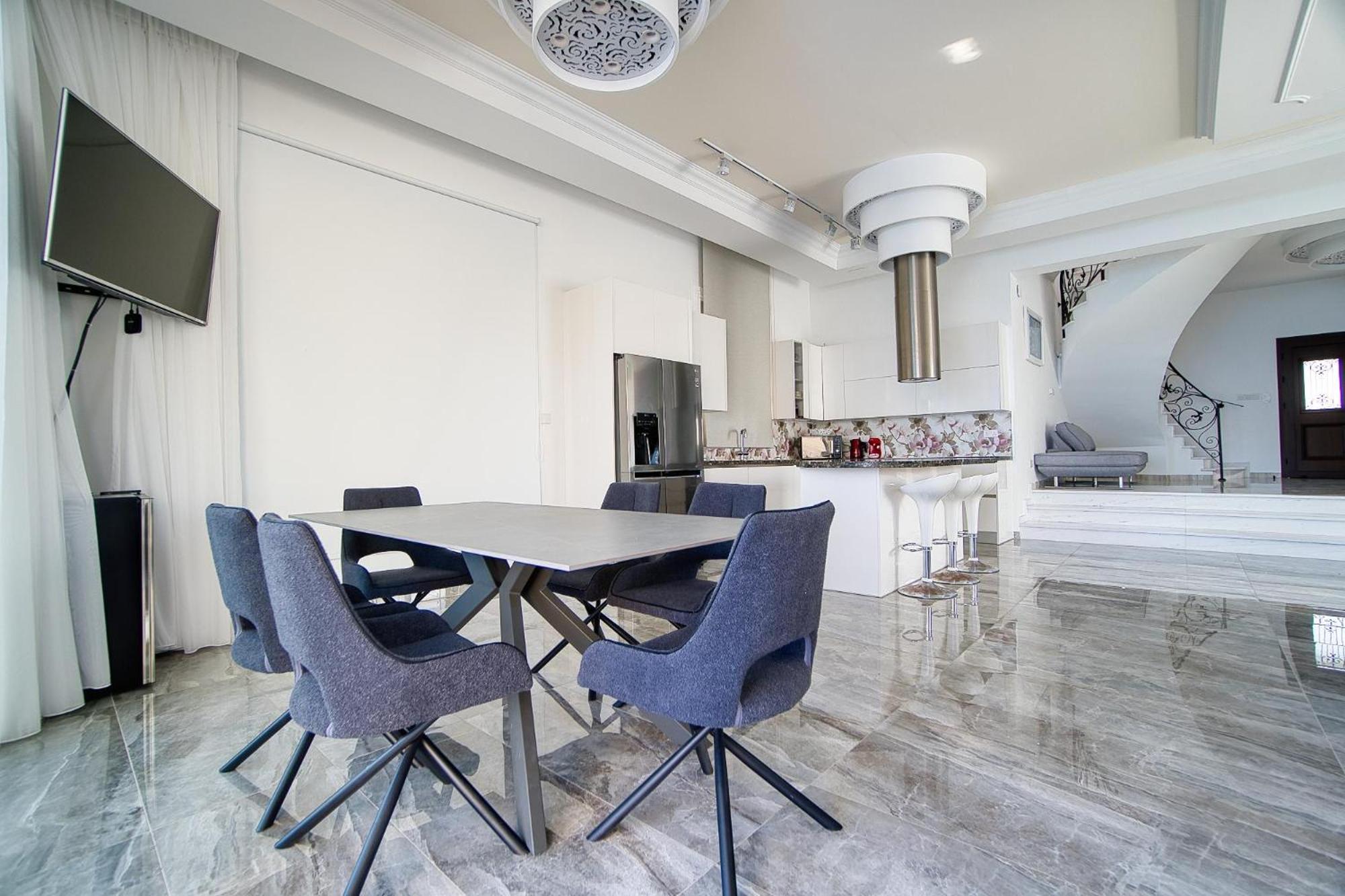 Luxury Seafront Prestige Villa 1