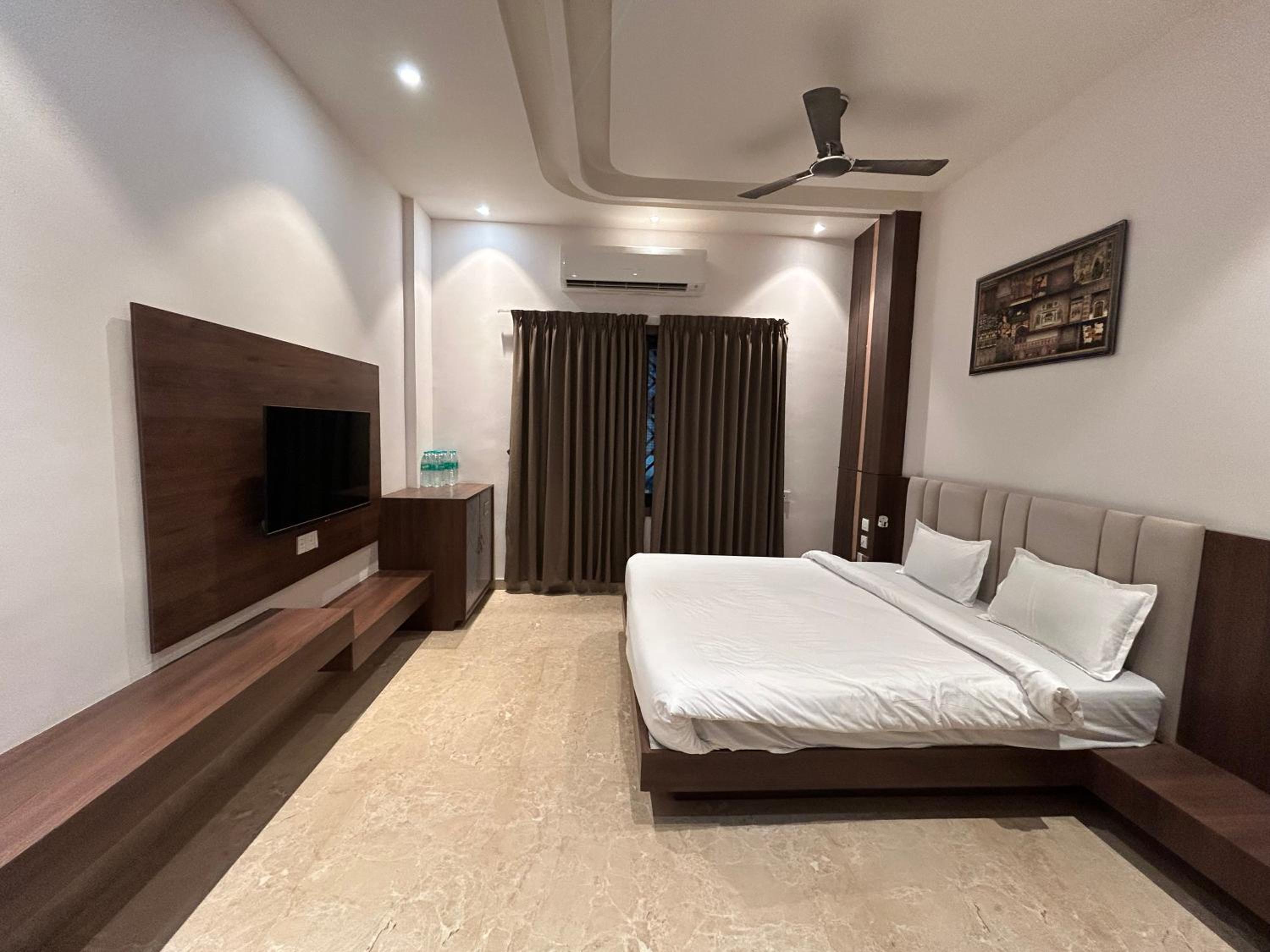 Hotel The Shree Dwarika view 3