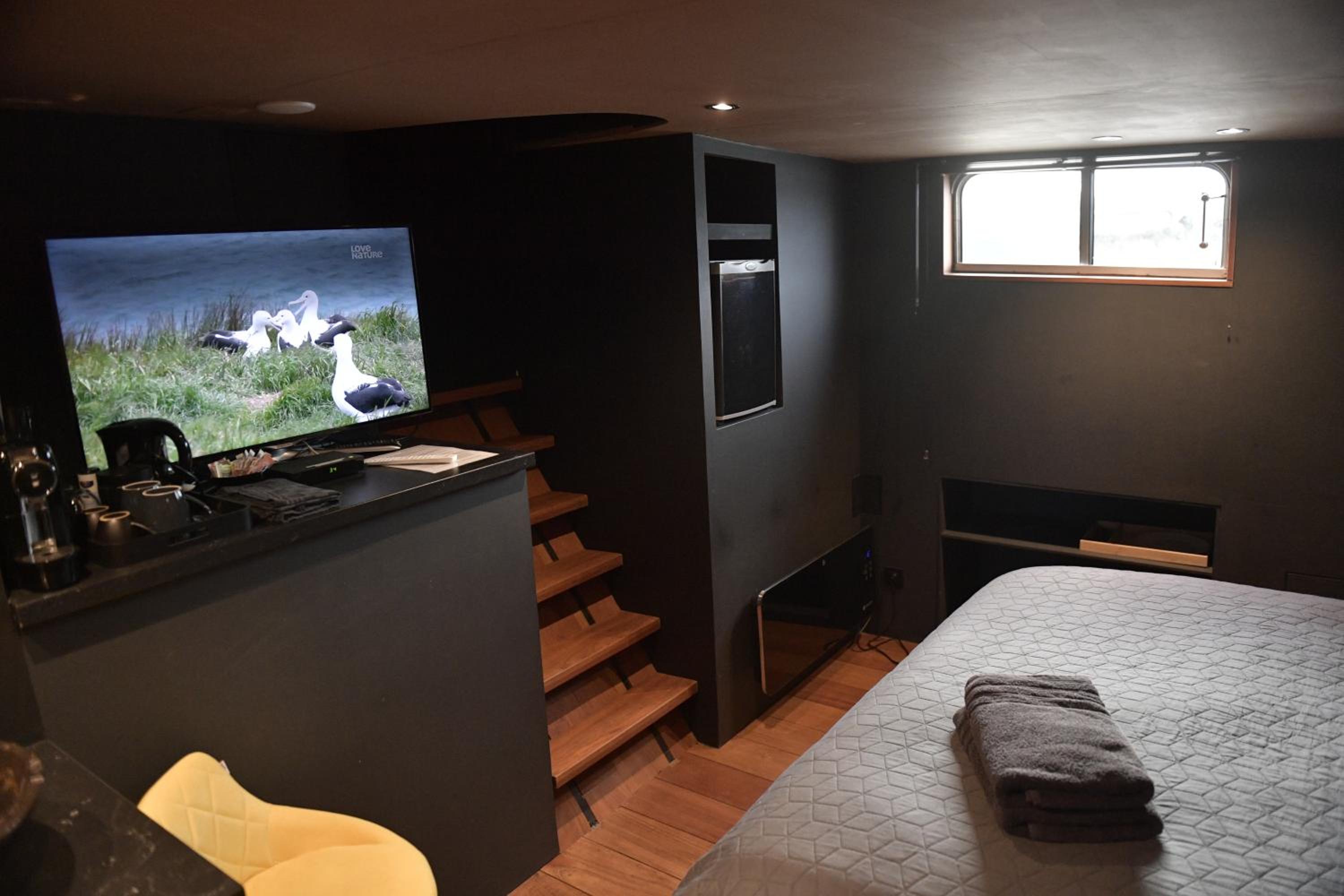 EUPHRATE HOUSeBOAT