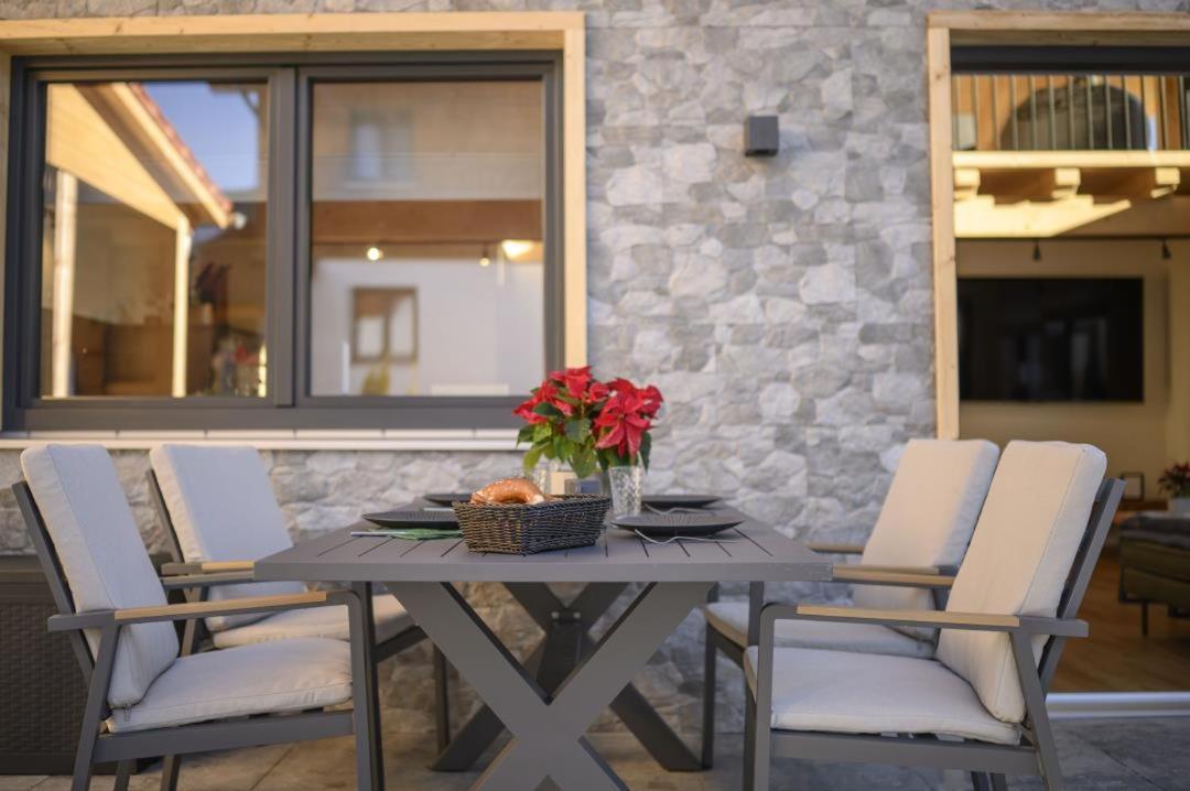 Wetzstoa Chalet in Unterammergau mit Sauna und Whirlpool