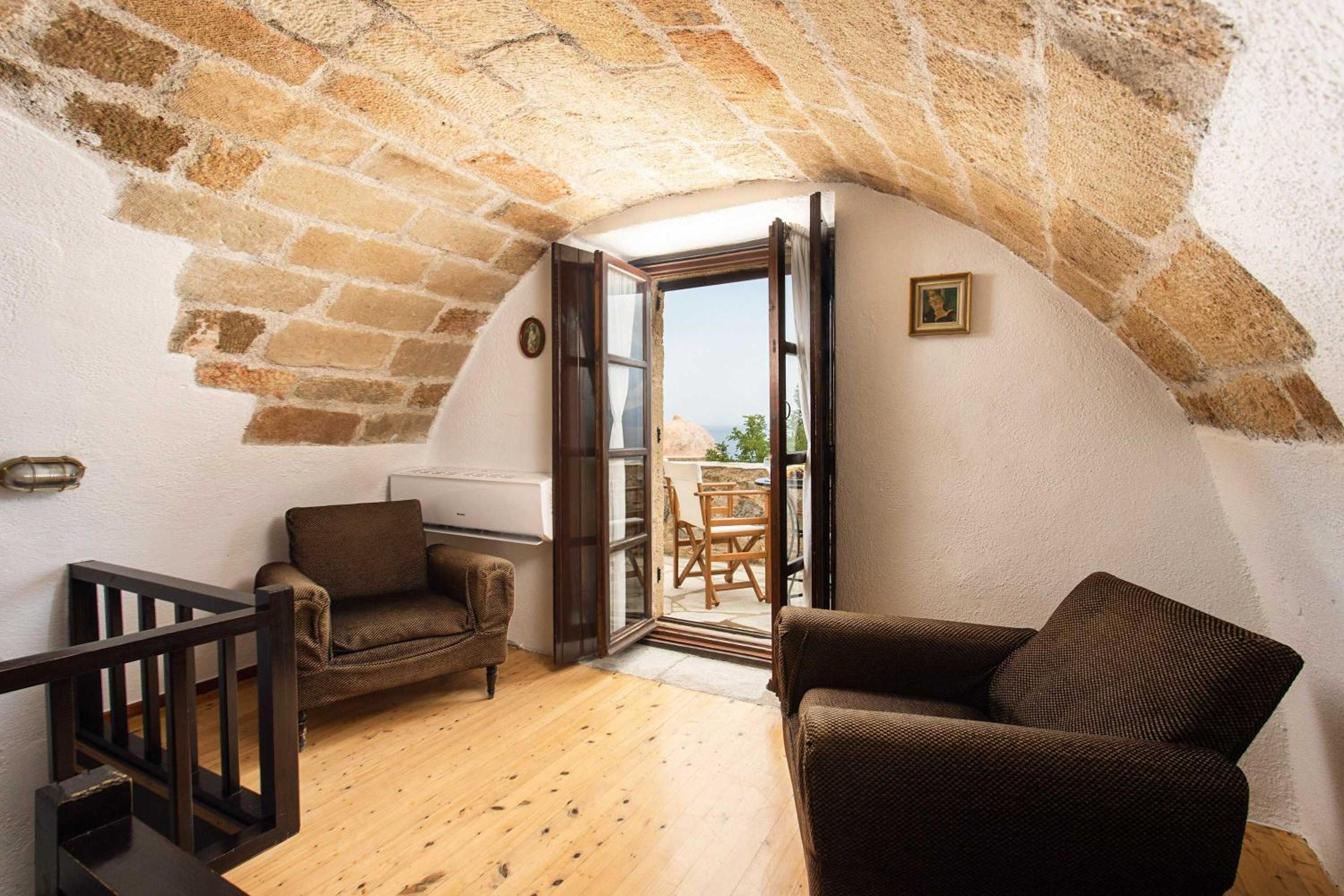 Pablito House-Seaview Monemvasia Nests