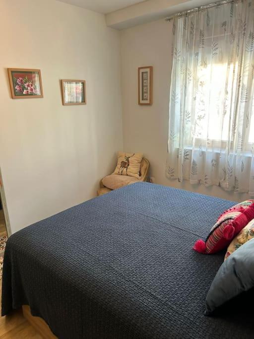 Beautiful home, 3 double bedrooms, Beach and city view 2