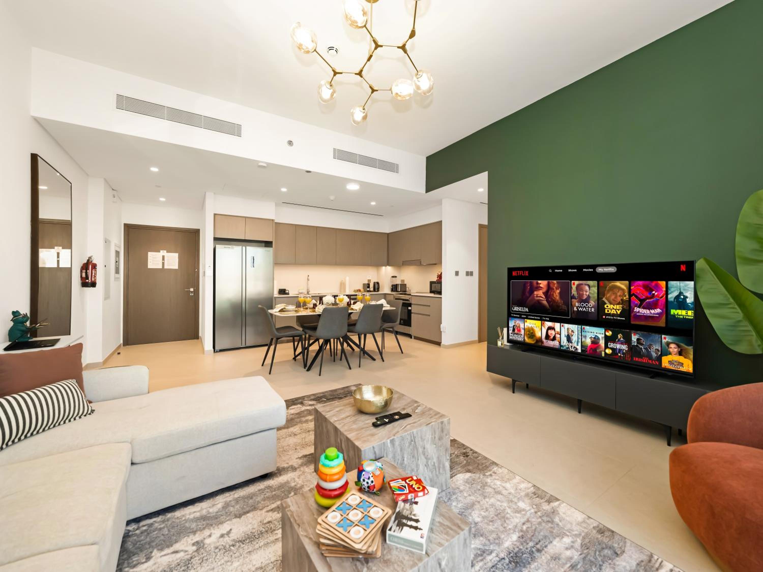 Luxury Two Bedroom Apartment with Balcony, Full Burj Khalifa & Fountain Views by Delujo Stays