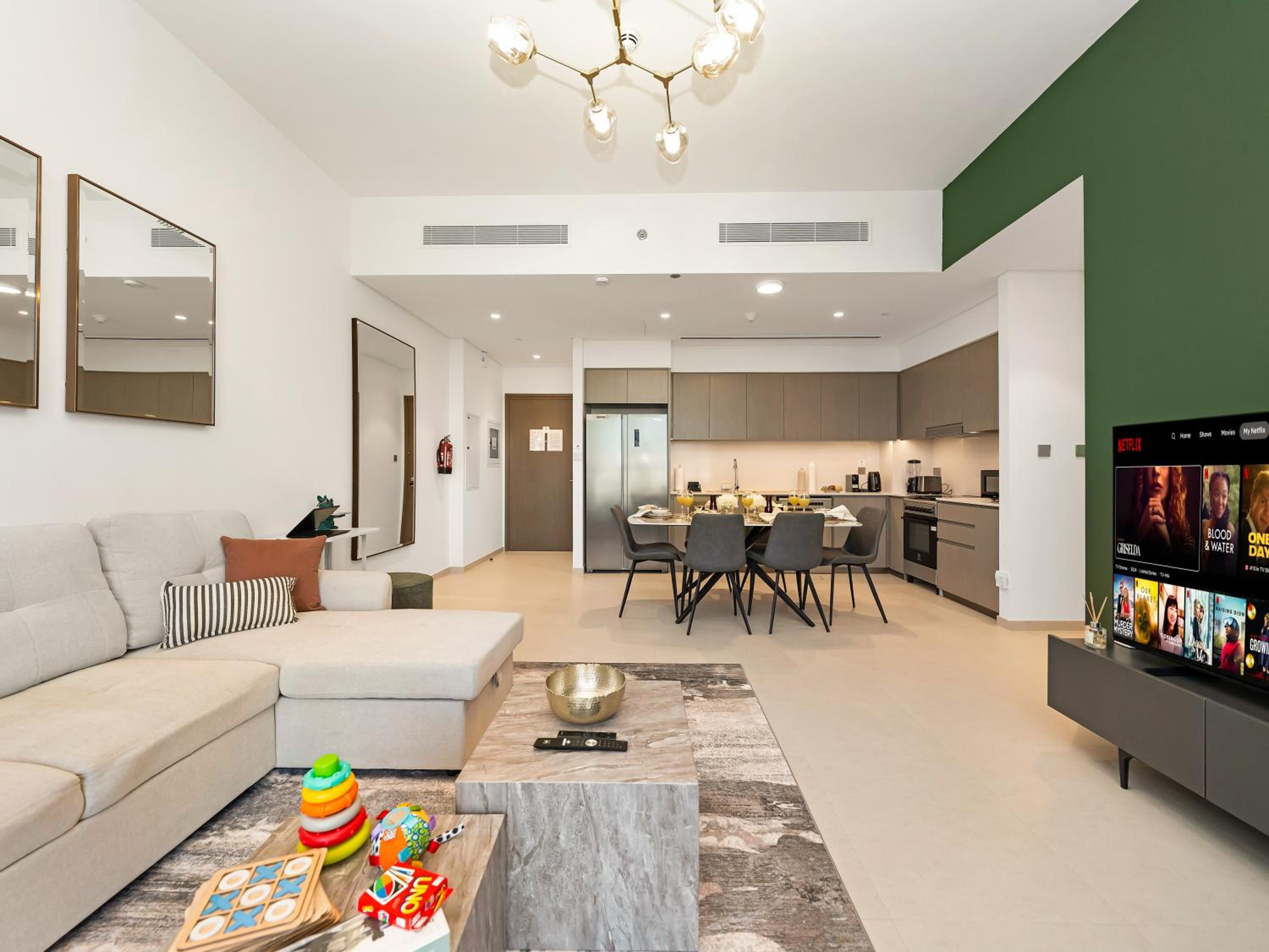 Luxury Two Bedroom Apartment with Balcony, Full Burj Khalifa & Fountain Views by Delujo Stays