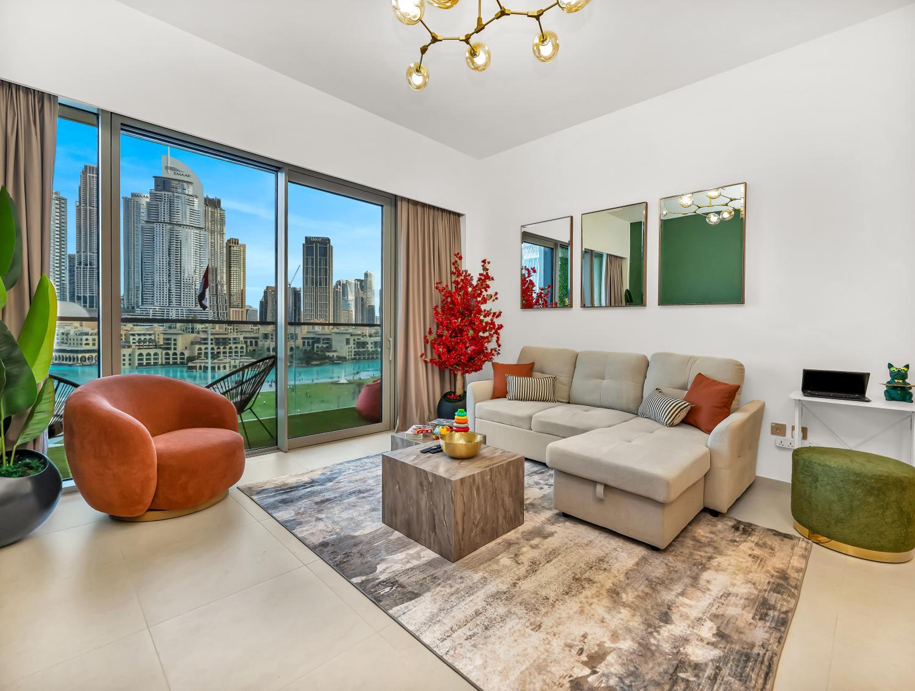 Luxury Two Bedroom Apartment with Balcony, Full Burj Khalifa & Fountain Views by Delujo Stays