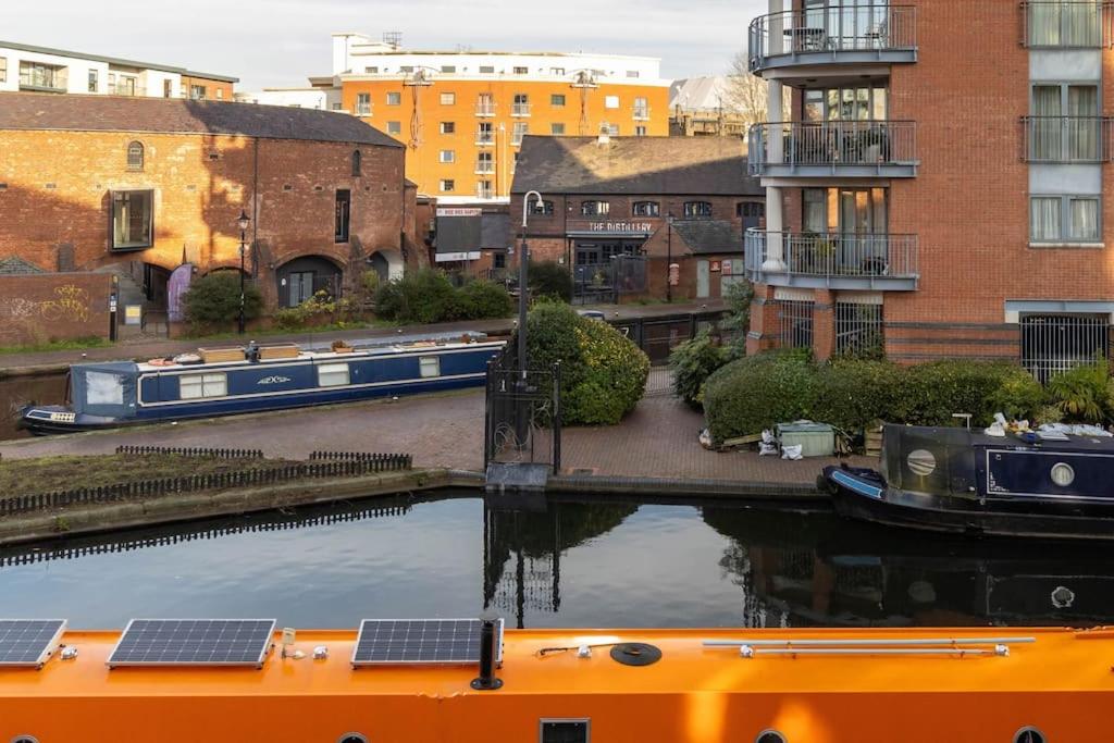 Swanky Brindley Place Apartment - With Free Parking