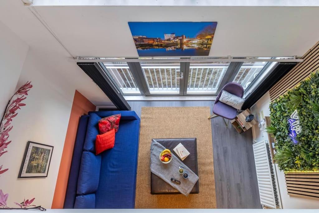 Swanky Brindley Place Apartment - With Free Parking