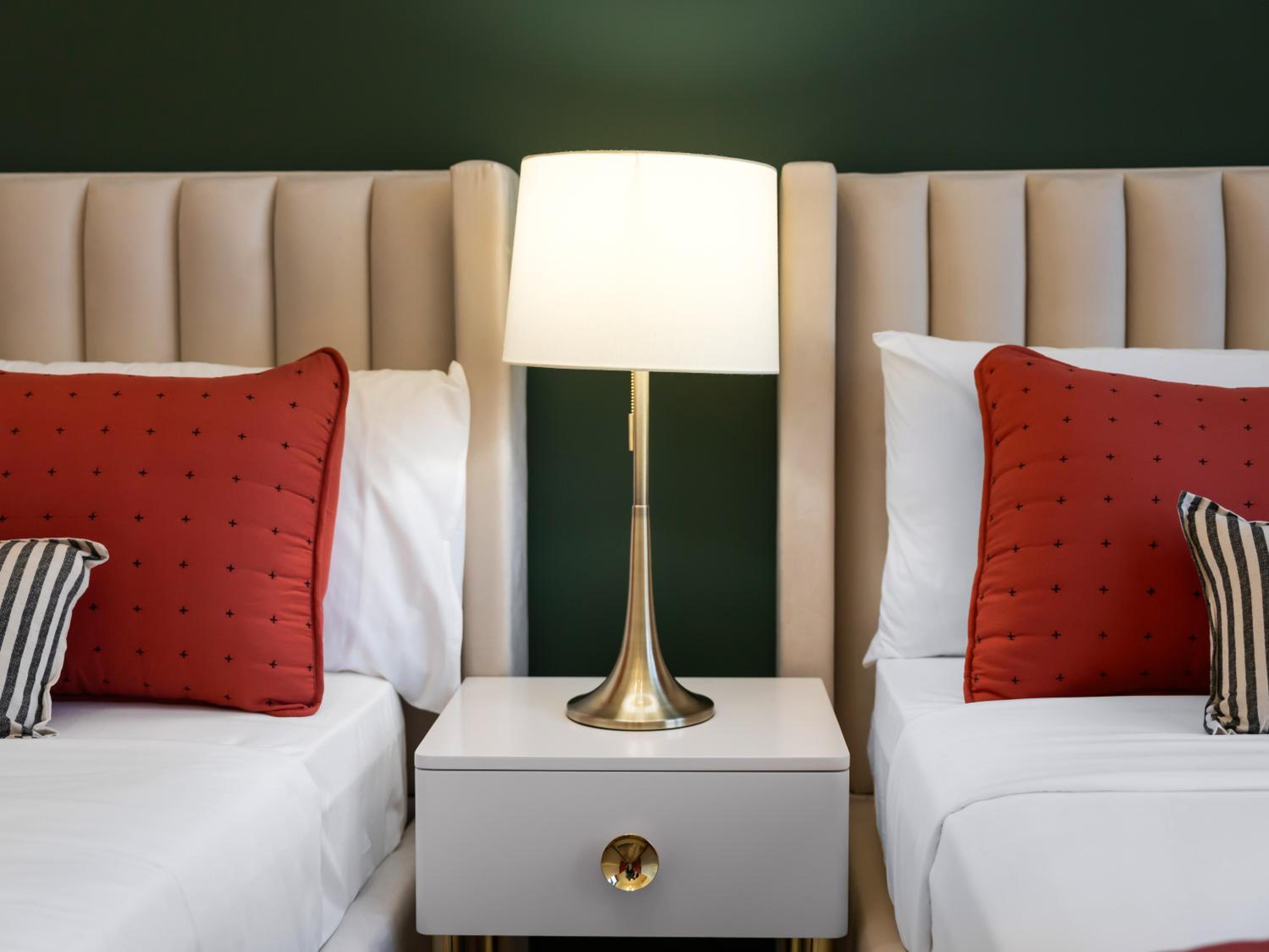 Luxury Two Bedroom Apartment with Balcony, Full Burj Khalifa & Fountain Views by Delujo Stays