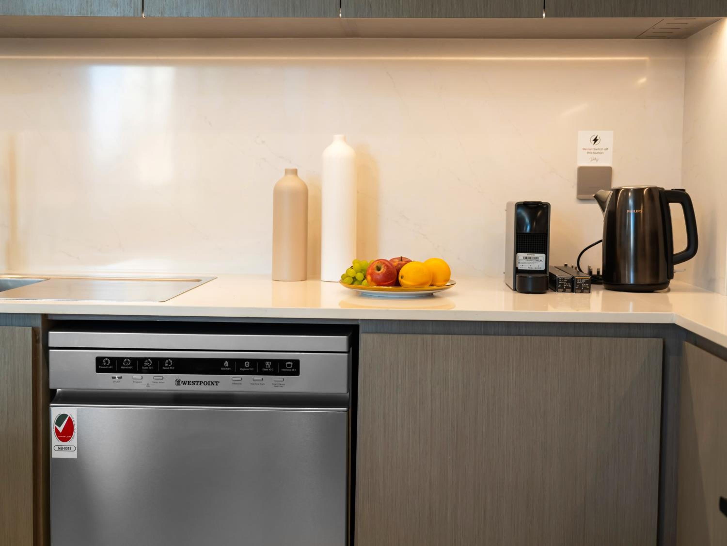 Luxury Two Bedroom Apartment with Balcony, Full Burj Khalifa & Fountain Views by Delujo Stays