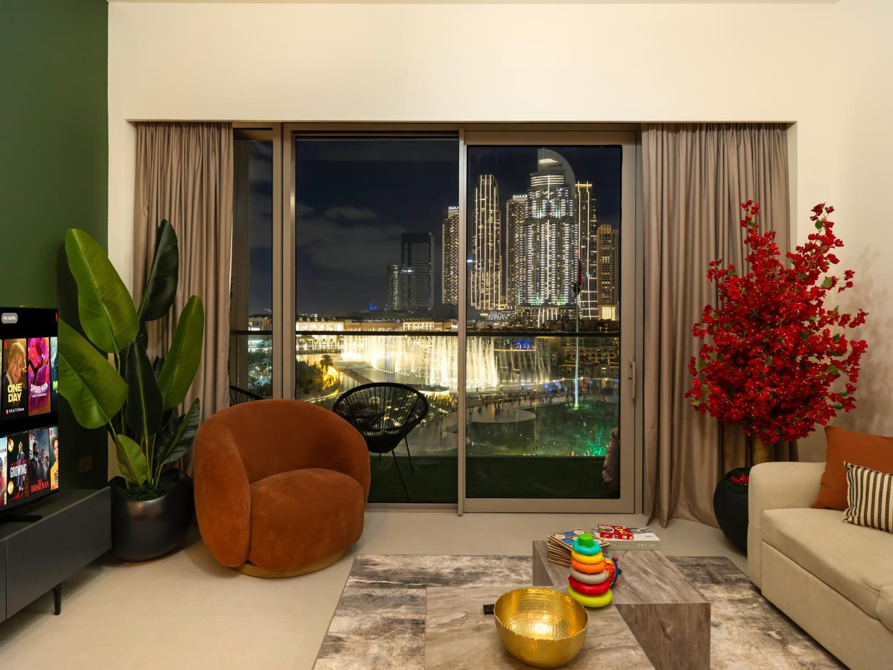 Luxury Two Bedroom Apartment with Balcony, Full Burj Khalifa & Fountain Views by Delujo Stays