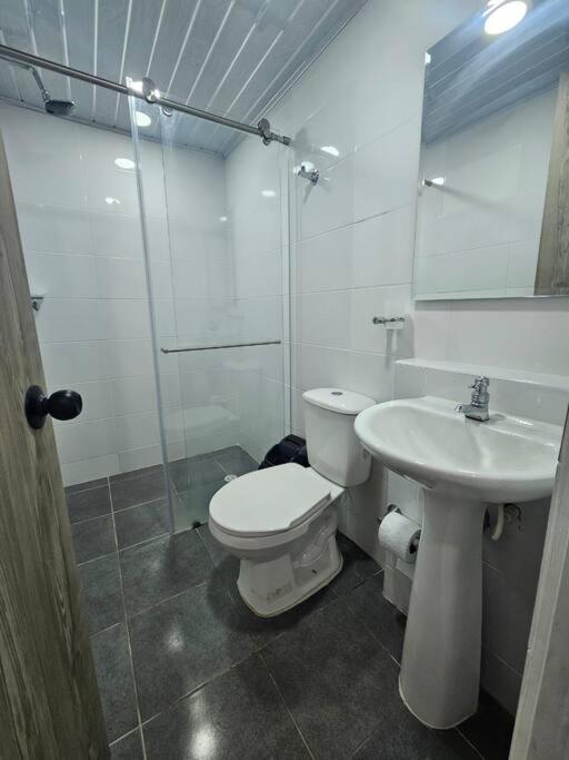 Acogedor Apto con Balcón 2 Hab y 2 Baño