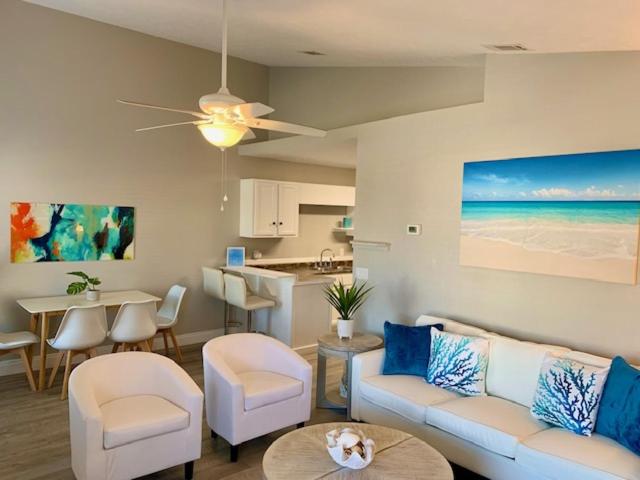 Adorable Beach Bungalow , Just Steps Away! view 5