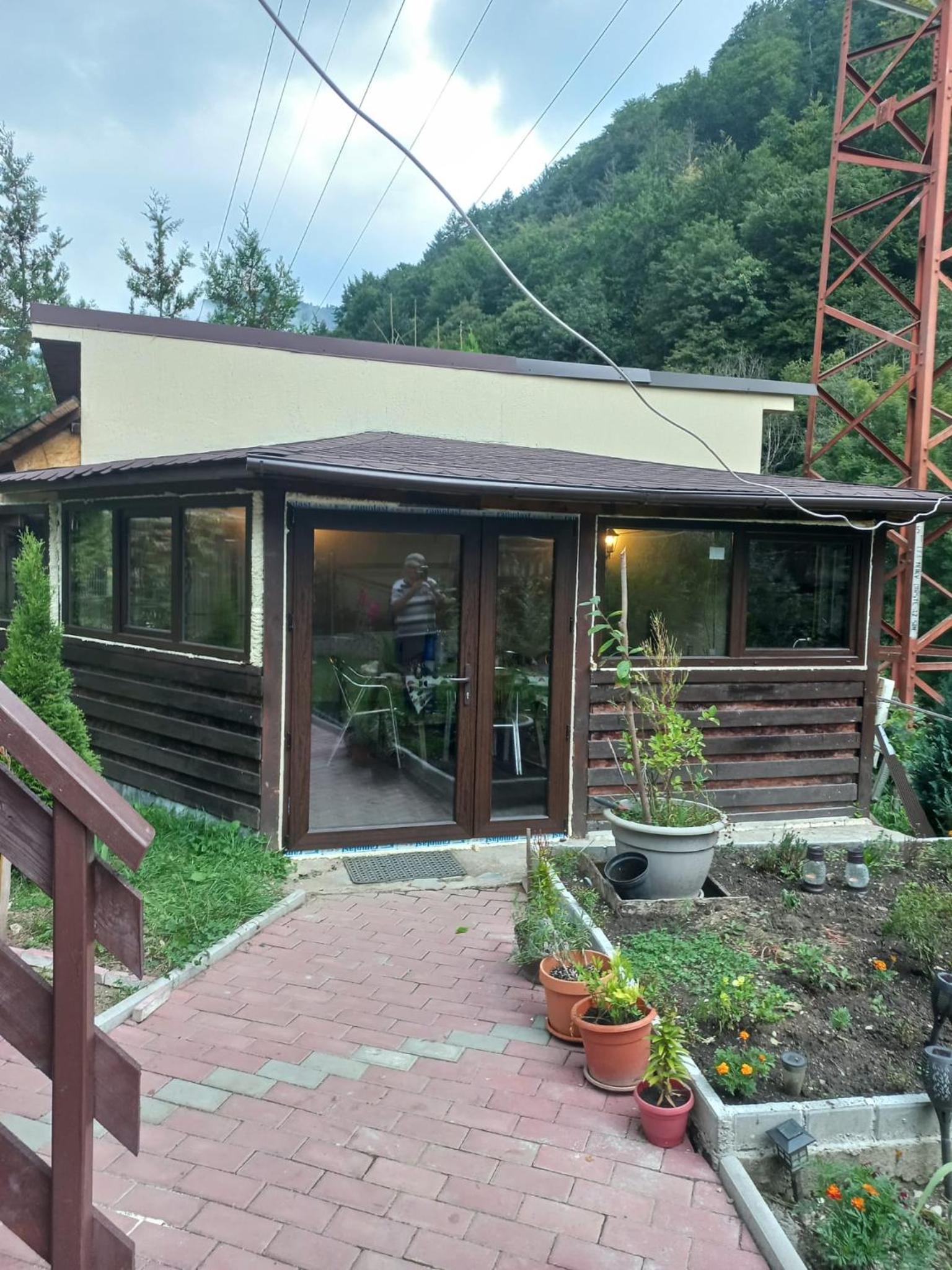 Casa La Poalele Muntelui view 2