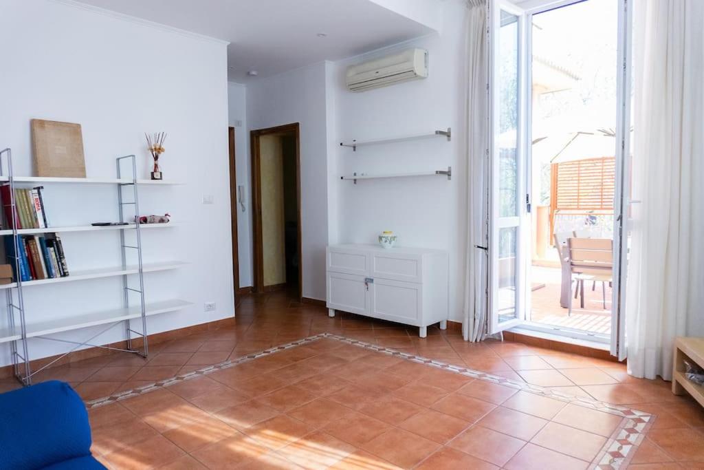 Corradi 4 Apartment with Terrace