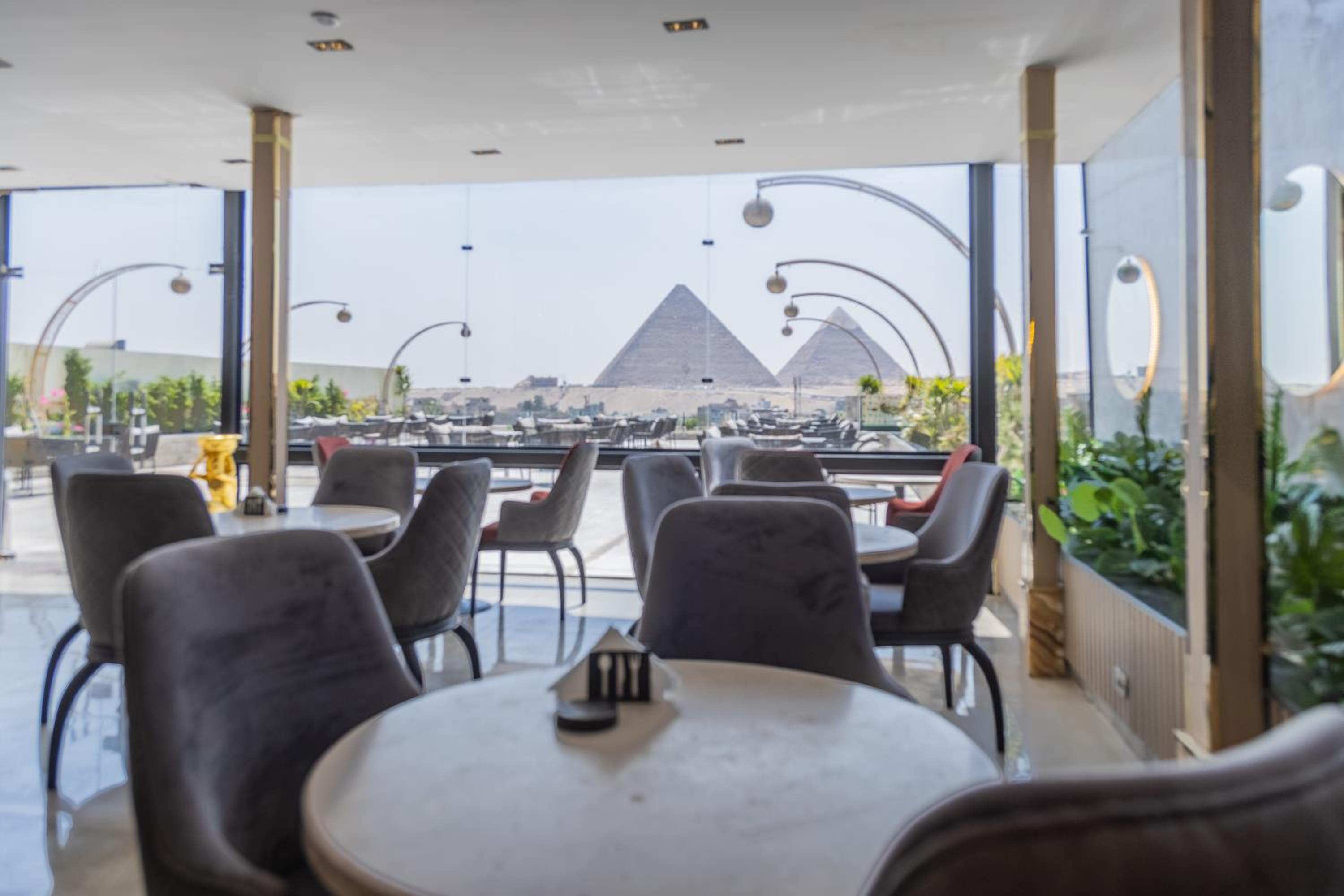 Superior Pyramids Inn