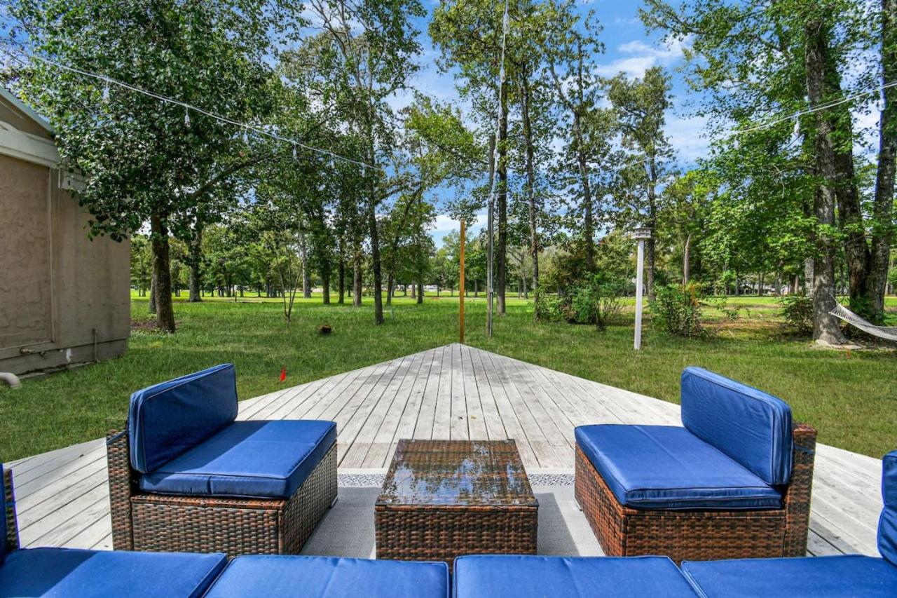 Luxusvillen de Conroe with Heated Pool Sauna BBQ view 5