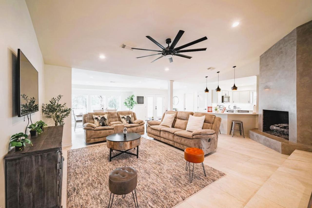Bayfront Luxury Oasis w Pool close to NASA Kemah view 3