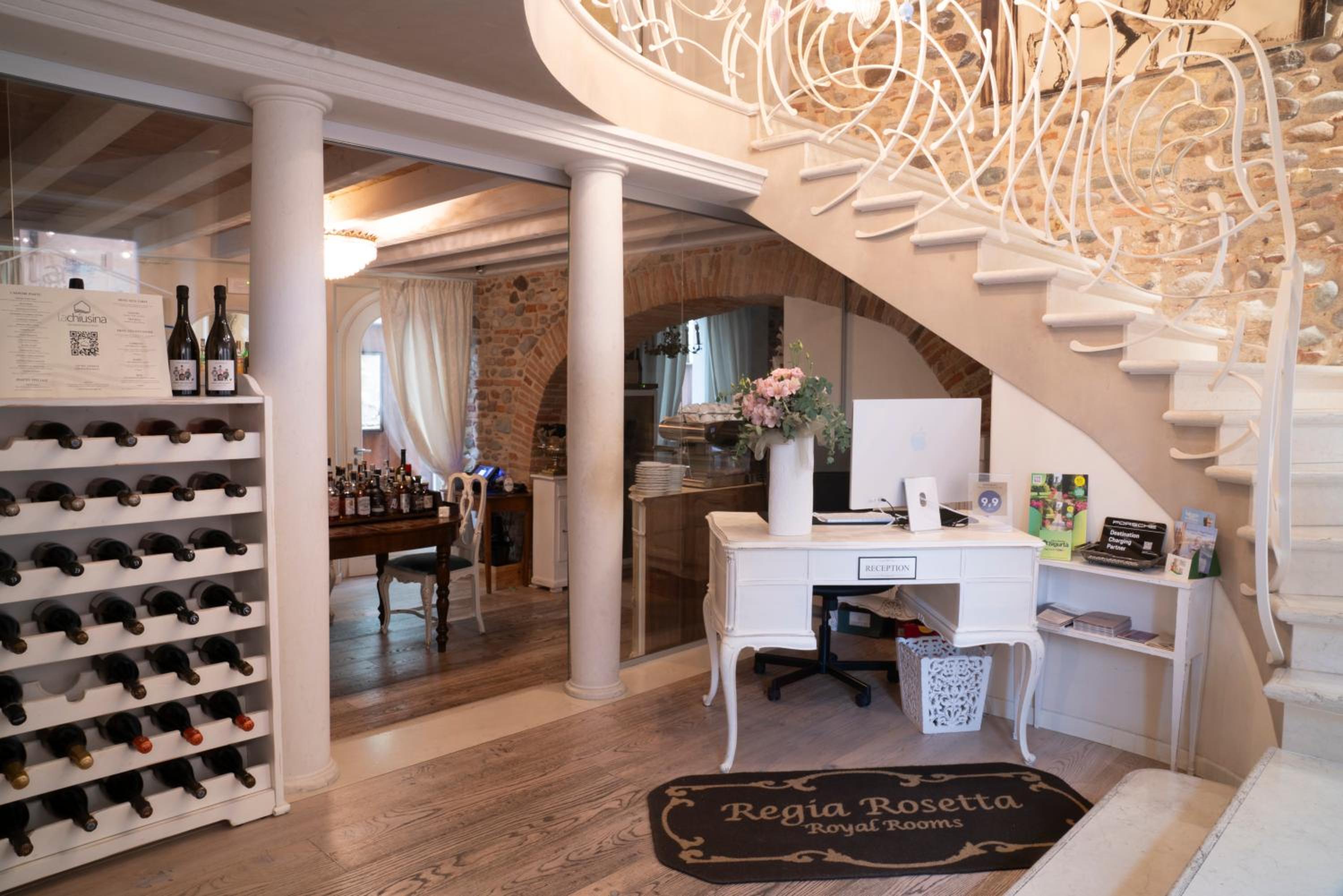 Hotel Regia Rosetta - Royal Rooms Borghetto - Image 1