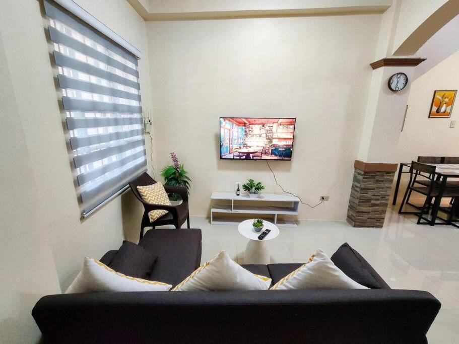 Spacious Apartment near Evia Daang Hari view 5