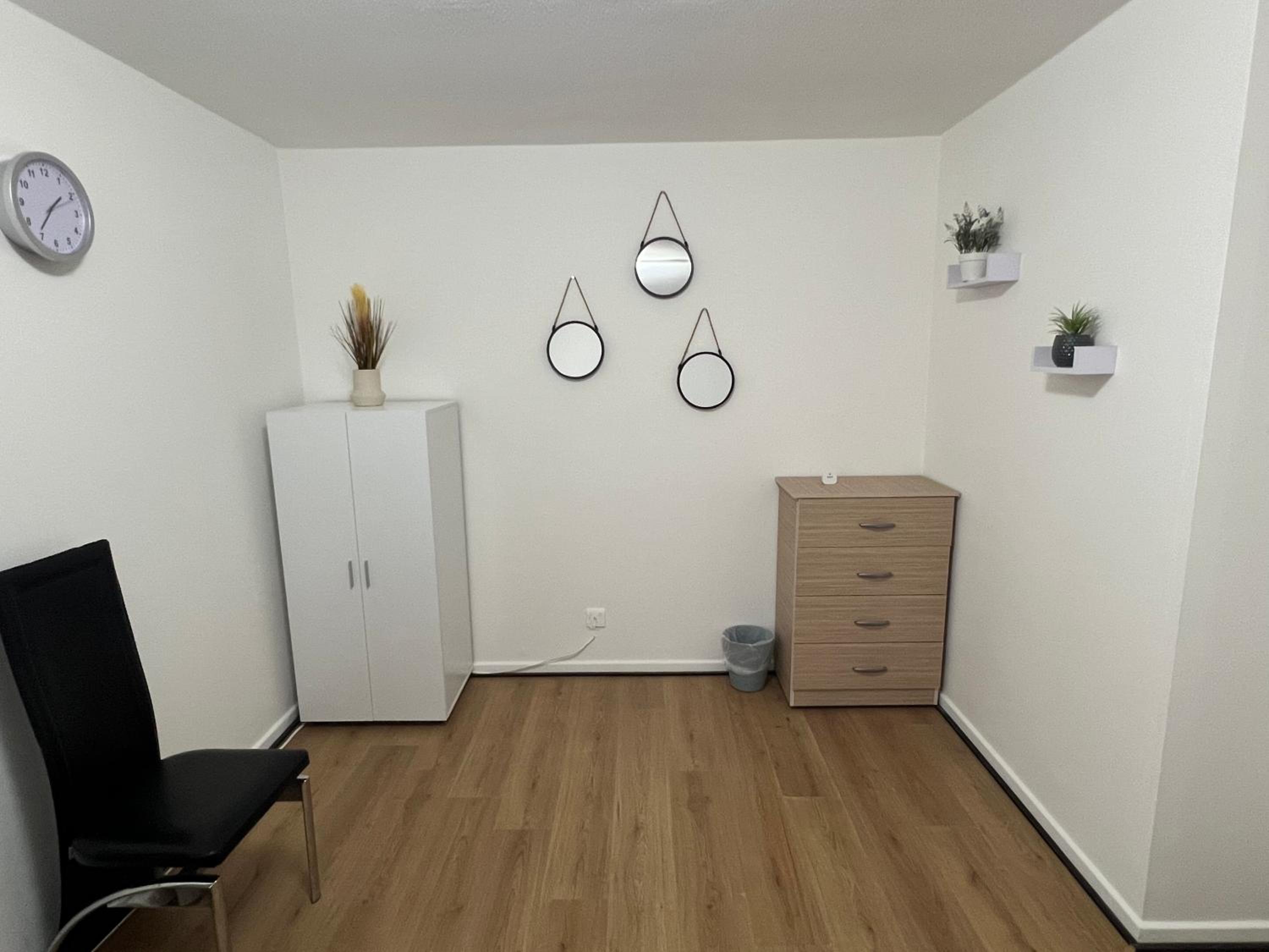 Spacious rooms for rent 10 min from Tower Bridge