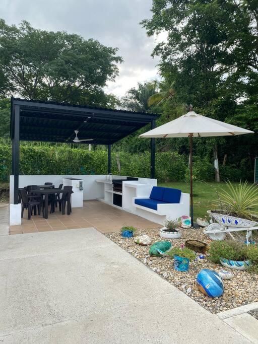 Casa Familiar en Ricaurte con Piscina Privada