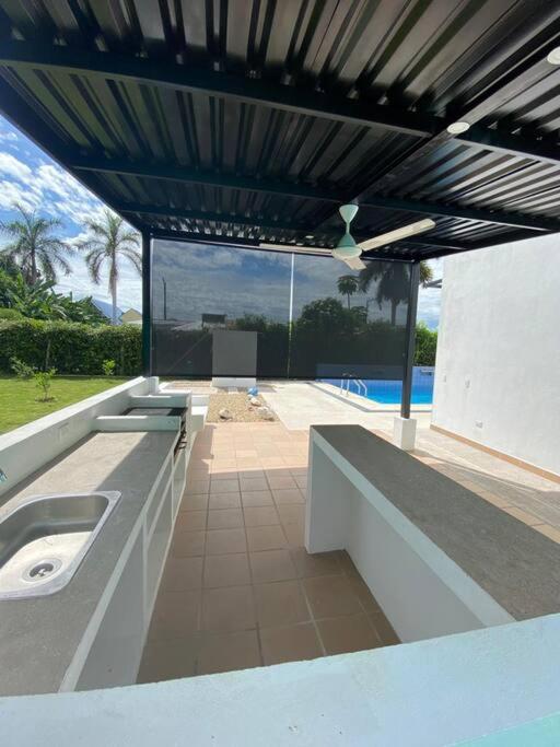 Casa Familiar en Ricaurte con Piscina Privada