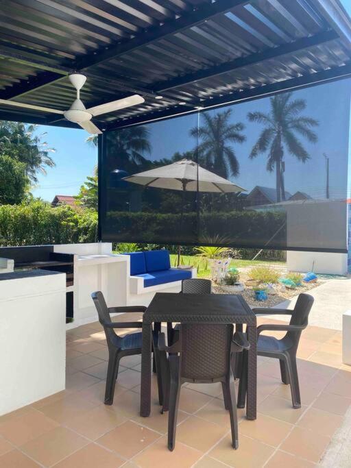 Casa Familiar en Ricaurte con Piscina Privada