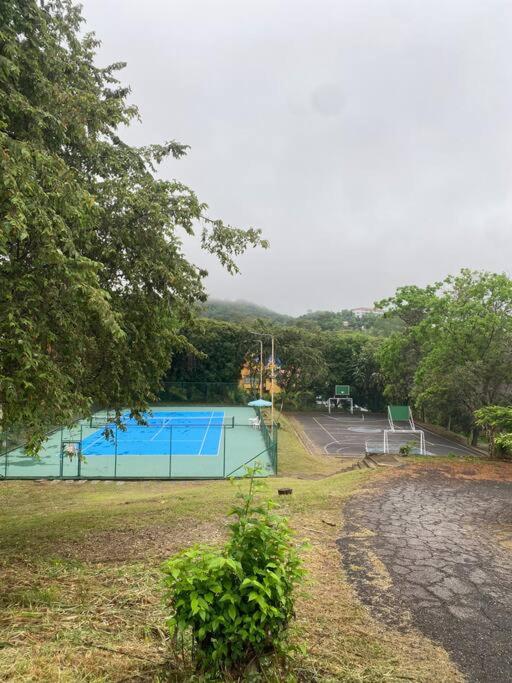 Casa Familiar en Ricaurte con Piscina Privada
