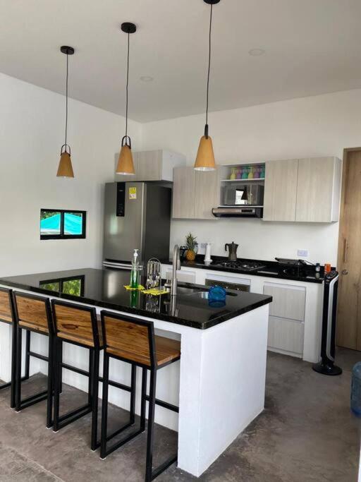 Casa Familiar en Ricaurte con Piscina Privada