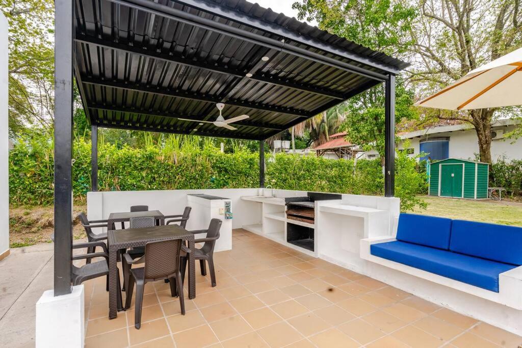 Casa Familiar en Ricaurte con Piscina Privada