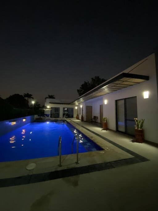Casa Familiar en Ricaurte con Piscina Privada