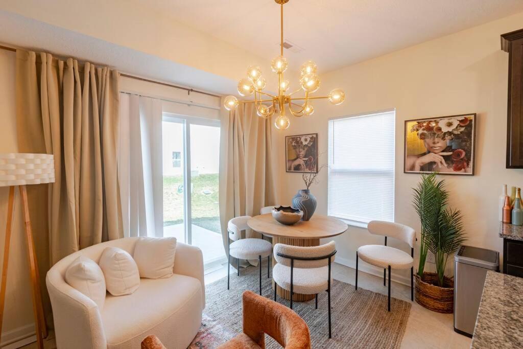 Luxury Beautiful Spacious Retreat Getaway
