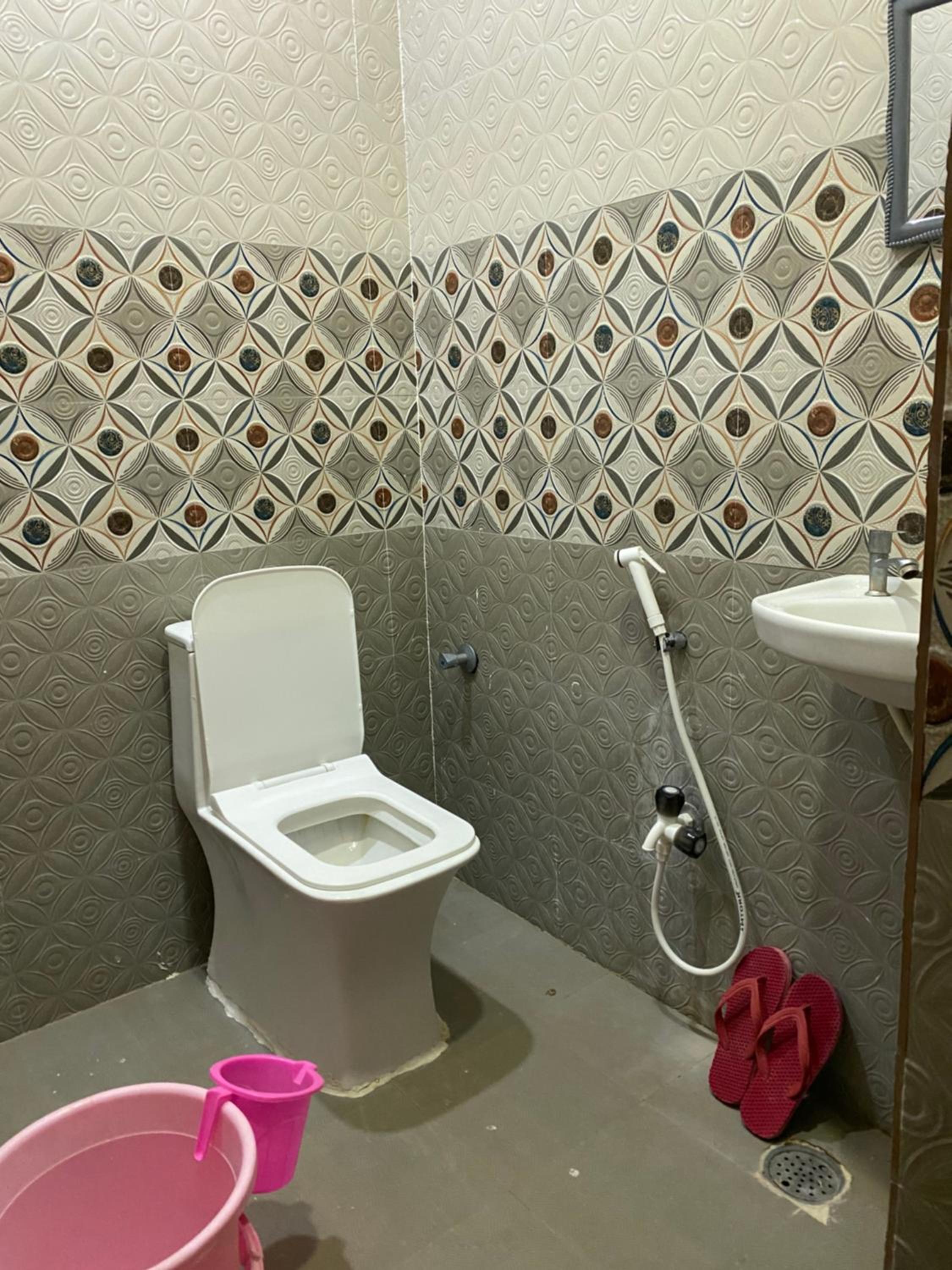 SRT HOMELY STAY WITH All AMENITIES view 3