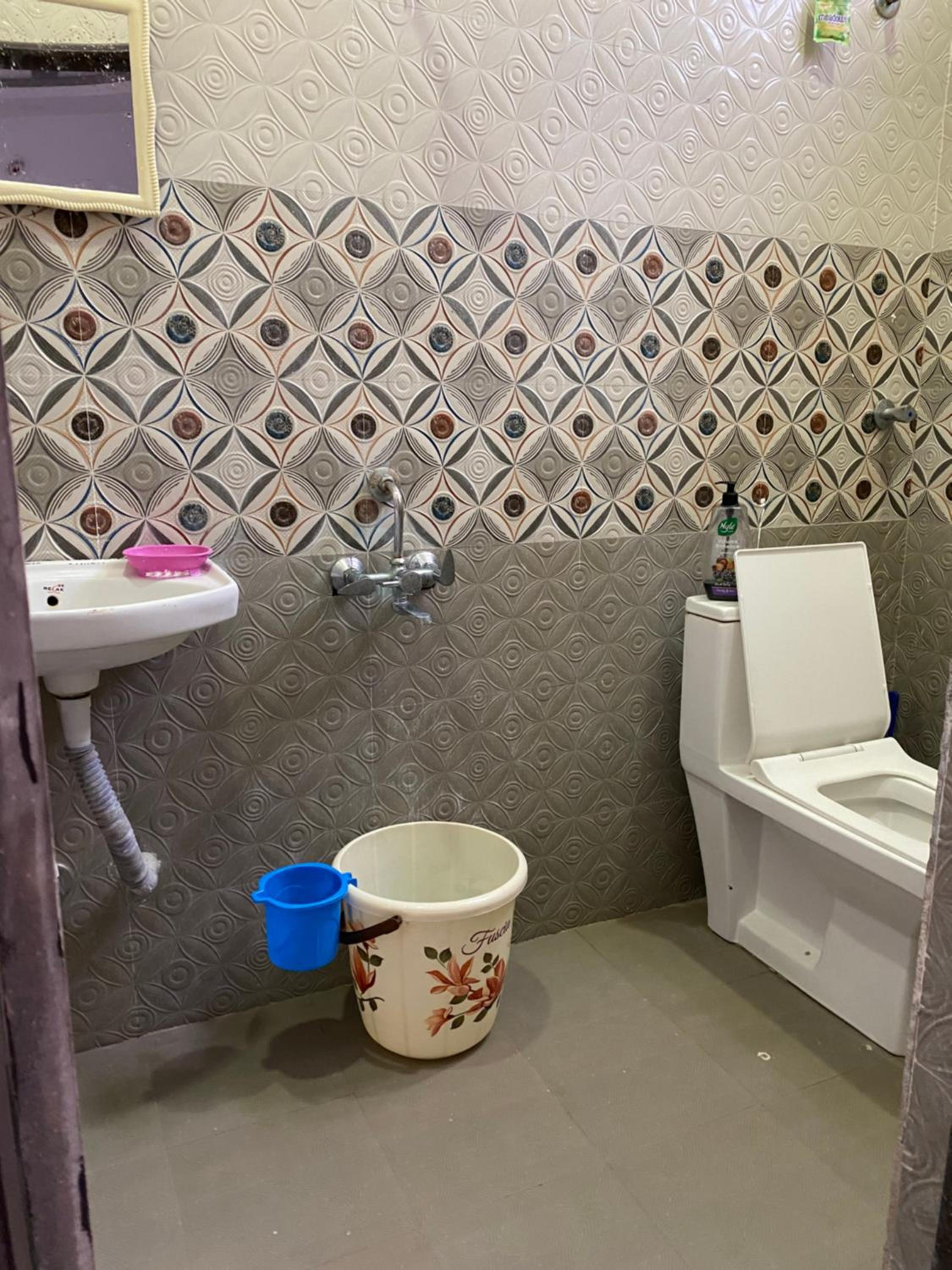 SRT HOMELY STAY WITH All AMENITIES view 4