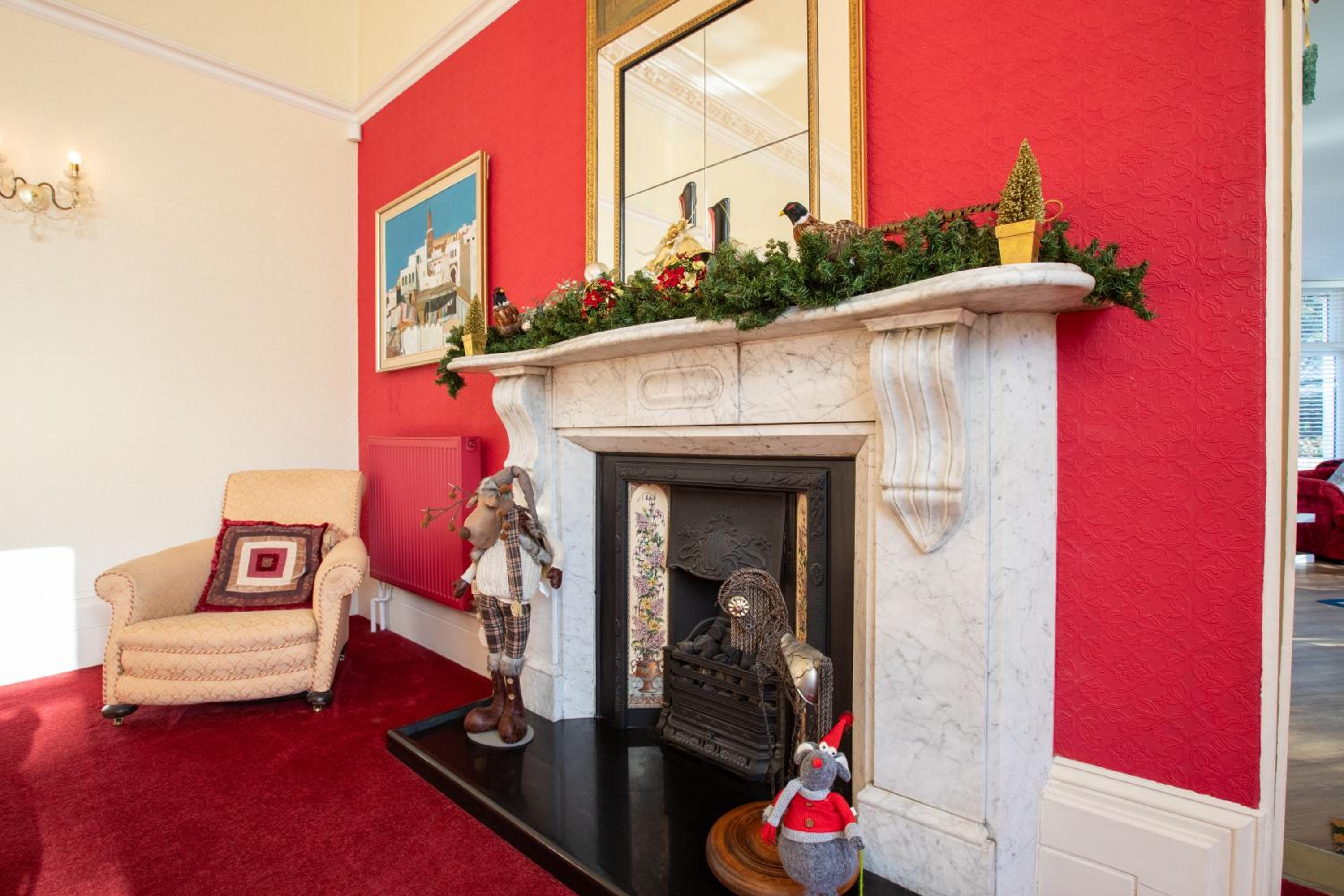 Stunning Apartment in Victorian Villa with Garden view 4