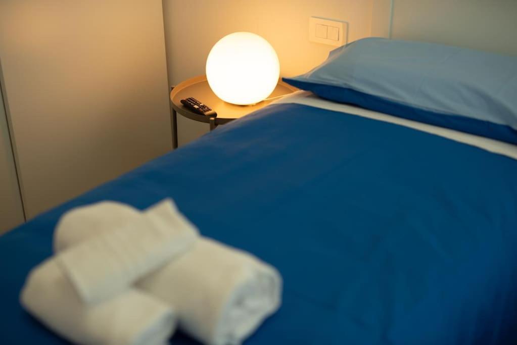 Riverside apartment with private parking photo 2